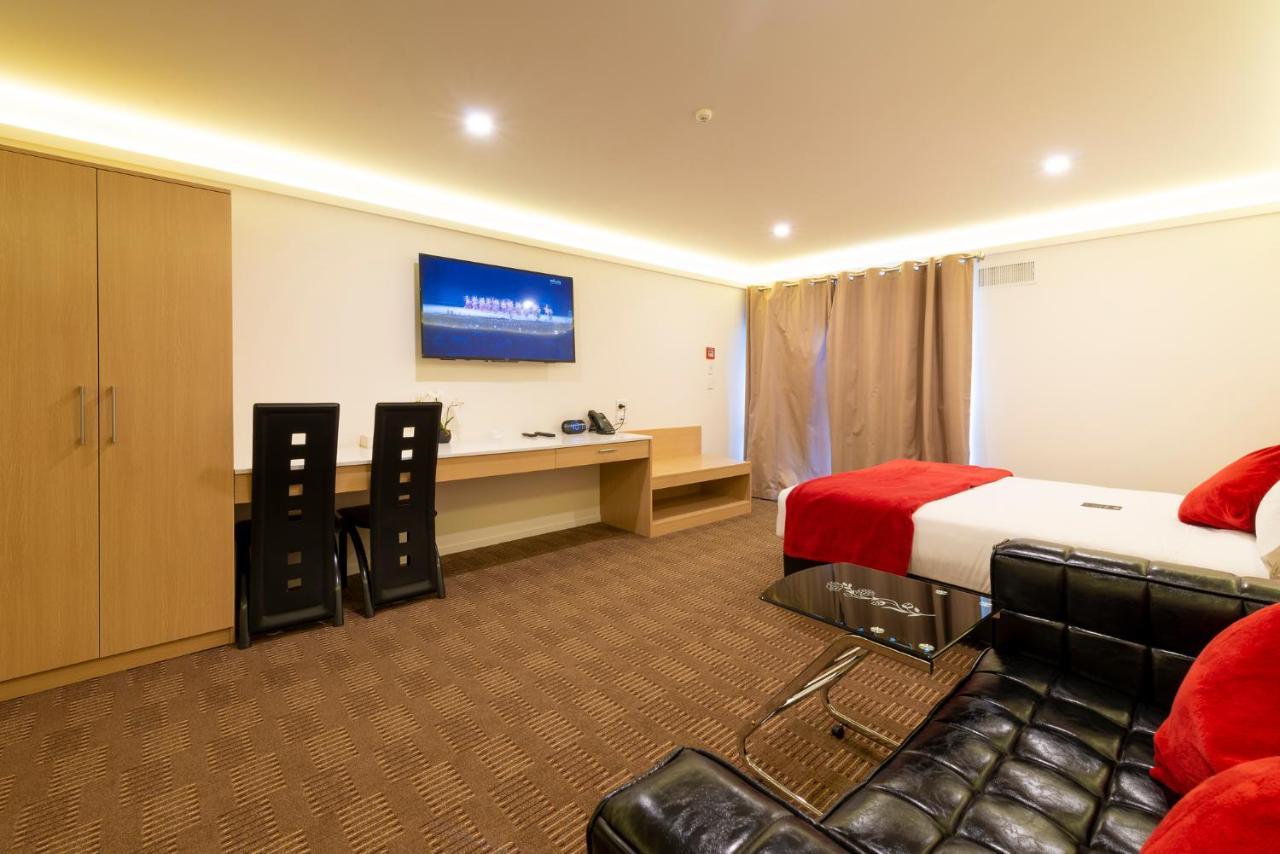 V Motel Christchurch Bagian luar foto